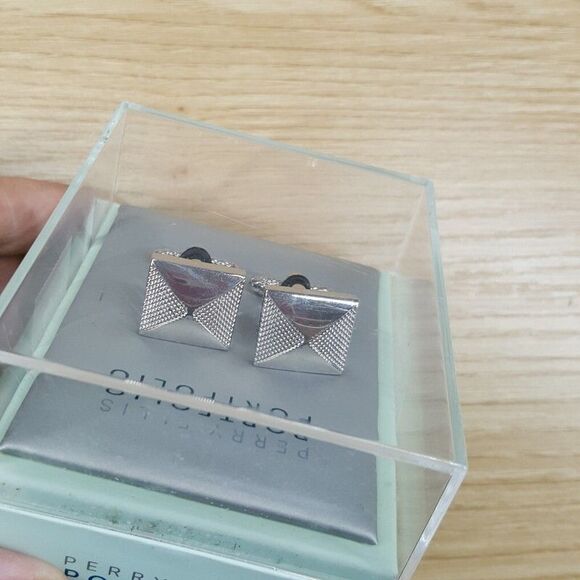 PERRY ELLIS Mens Cuff Links Silver Tone Pyramid - Picture 1 of 5